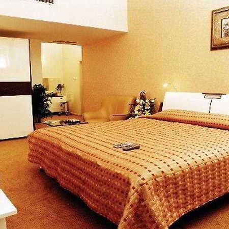 Hotel Elite Four Manama Zimmer foto